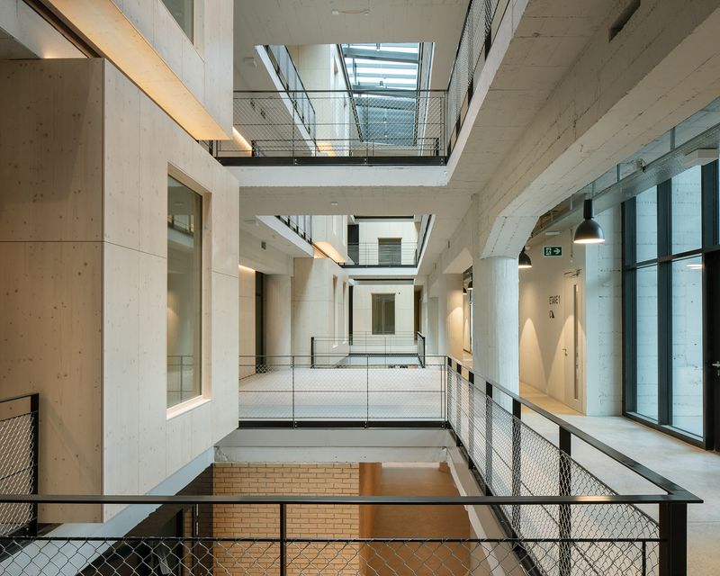 Creative Factory Renens – Vue de l'atrium au niveau 1 – Bauart / Yves André